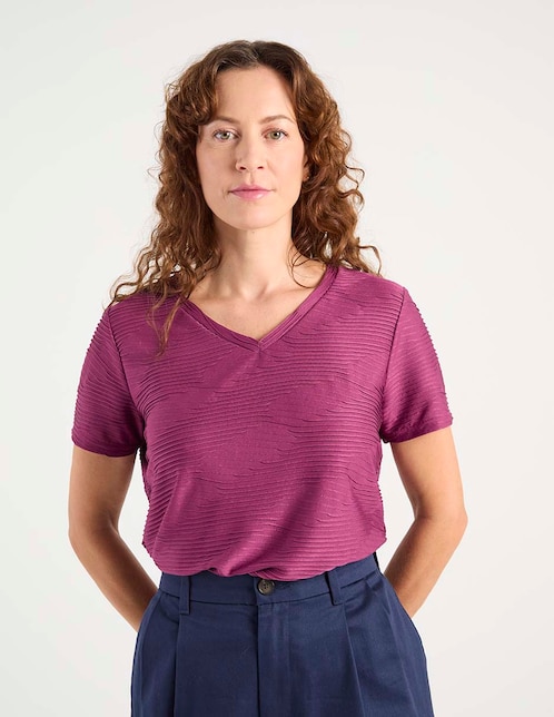 Playera manga corta cuello V para mujer 1
