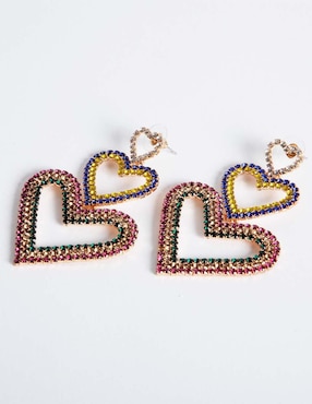 Aretes de corazón Yoiko Dil con acabado brillante fantasía