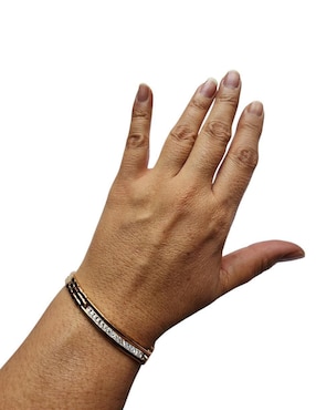 Brazalete Limerence By Claudia Herrera de oro laminado 14 K con acabado pavé