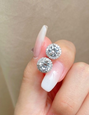 Broqueles redondos Yoiko Silvie de plata P 925 con acabado baño rodio zirconia