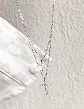 Collar de cruz Yoiko Clemence de plata P 925