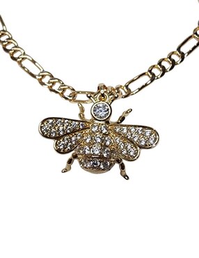 Pulsera Limerence By Claudia Herrera de oro laminado 14 K Insectos con acabado brillante