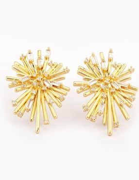 Aretes de estrella Yoiko con acabado baño de oro zirconia