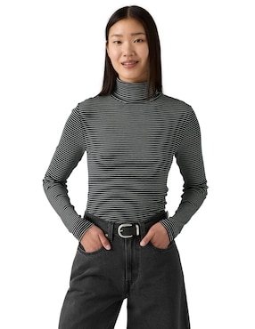 Playera manga larga Levi's cuello tortuga para mujer