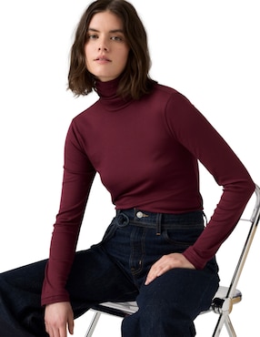 Playera manga larga Levi's cuello tortuga para mujer
