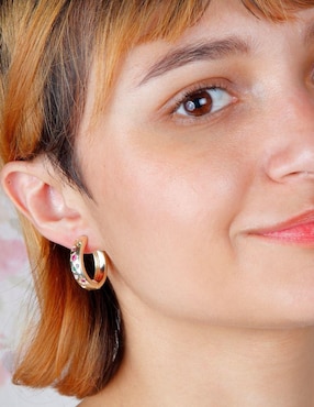 Arracadas Yoiko Flarelle con acabado baño de oro 18 K zirconia