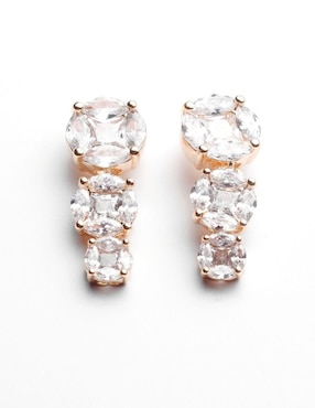 Aretes cortos Yoiko Élivine con acabado baño de oro 18 k zirconia