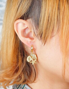 Broqueles de coral Yoiko Maralys baño de oro 18 k