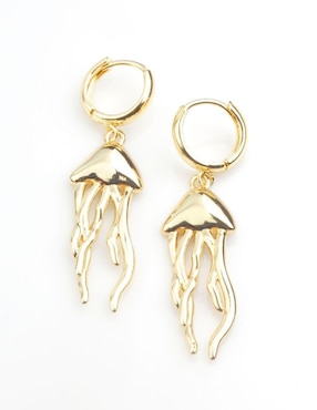 Aretes largos de medusa Yoiko Meduselle con acabado baño de oro