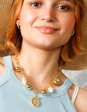 Collar de caracol Yoiko Costarella de baño de oro 18 K
