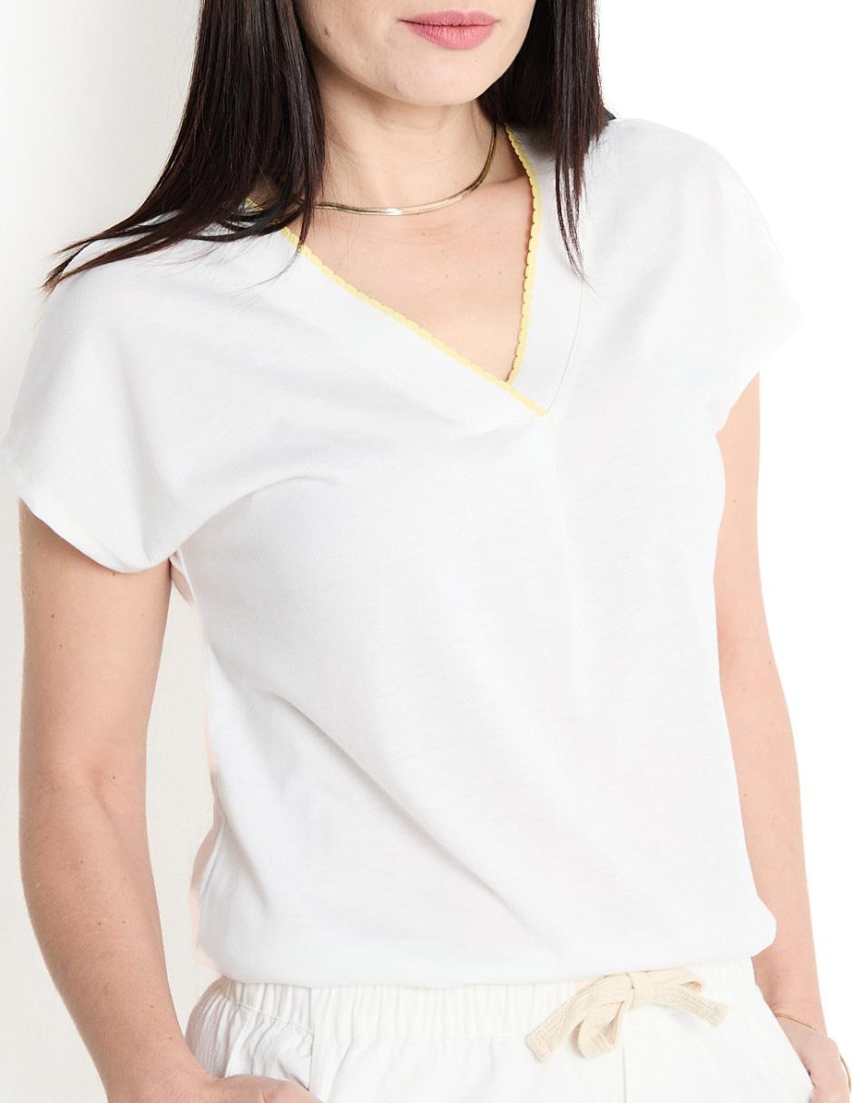 Playera manga corta cuello V para mujer 4