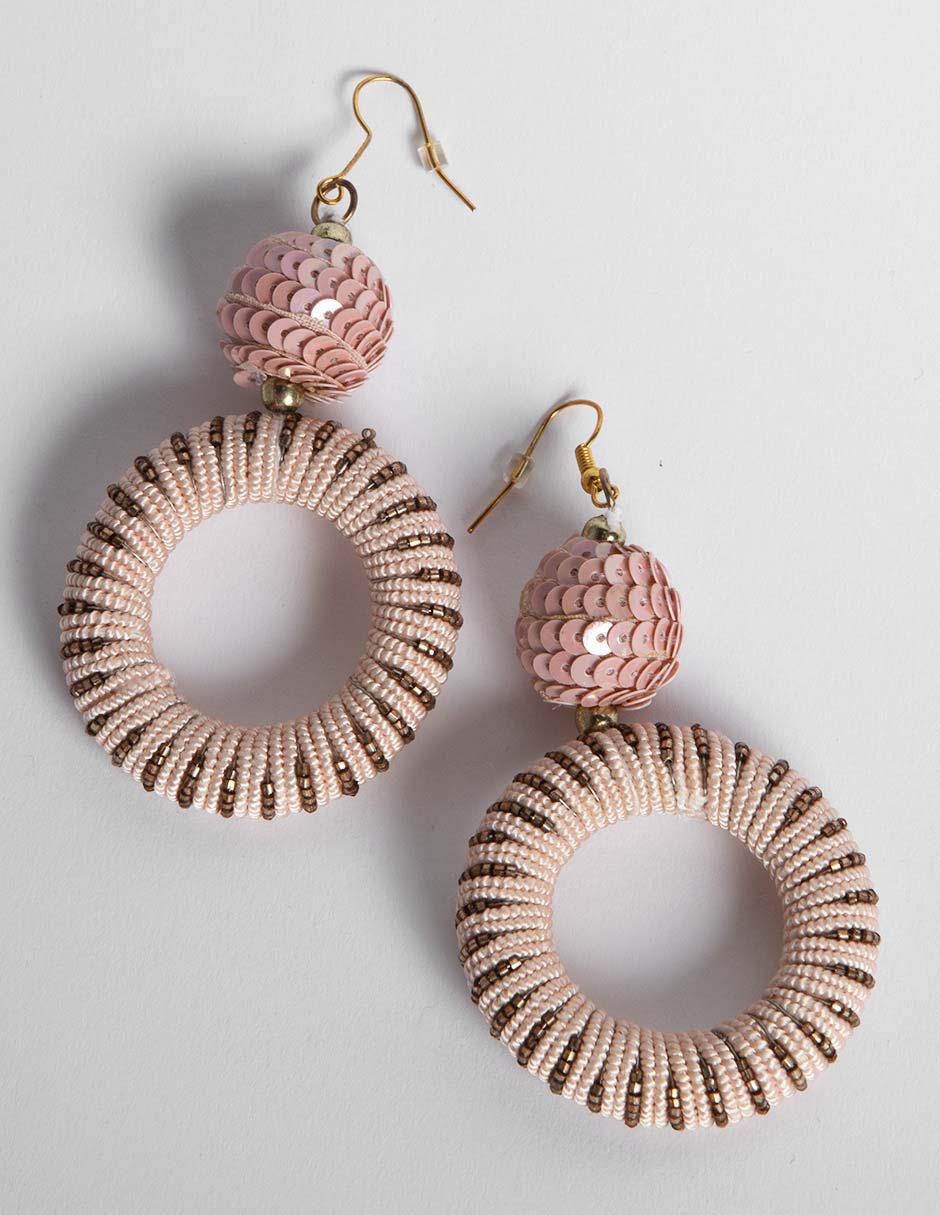 Aretes circulares Devi con acabado brillante 2