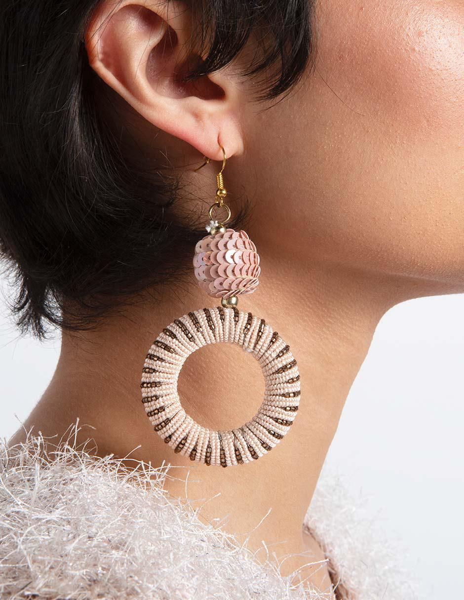Aretes circulares Devi con acabado brillante 3