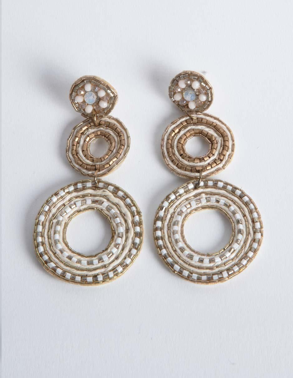 Aretes circulares Mahila con acabado brillante 2