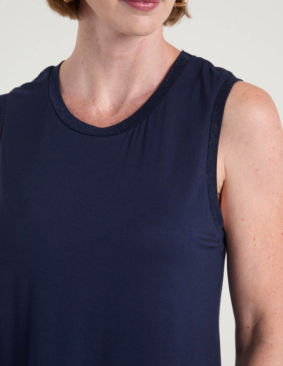 Playera sin manga cuello redondo para mujer 4