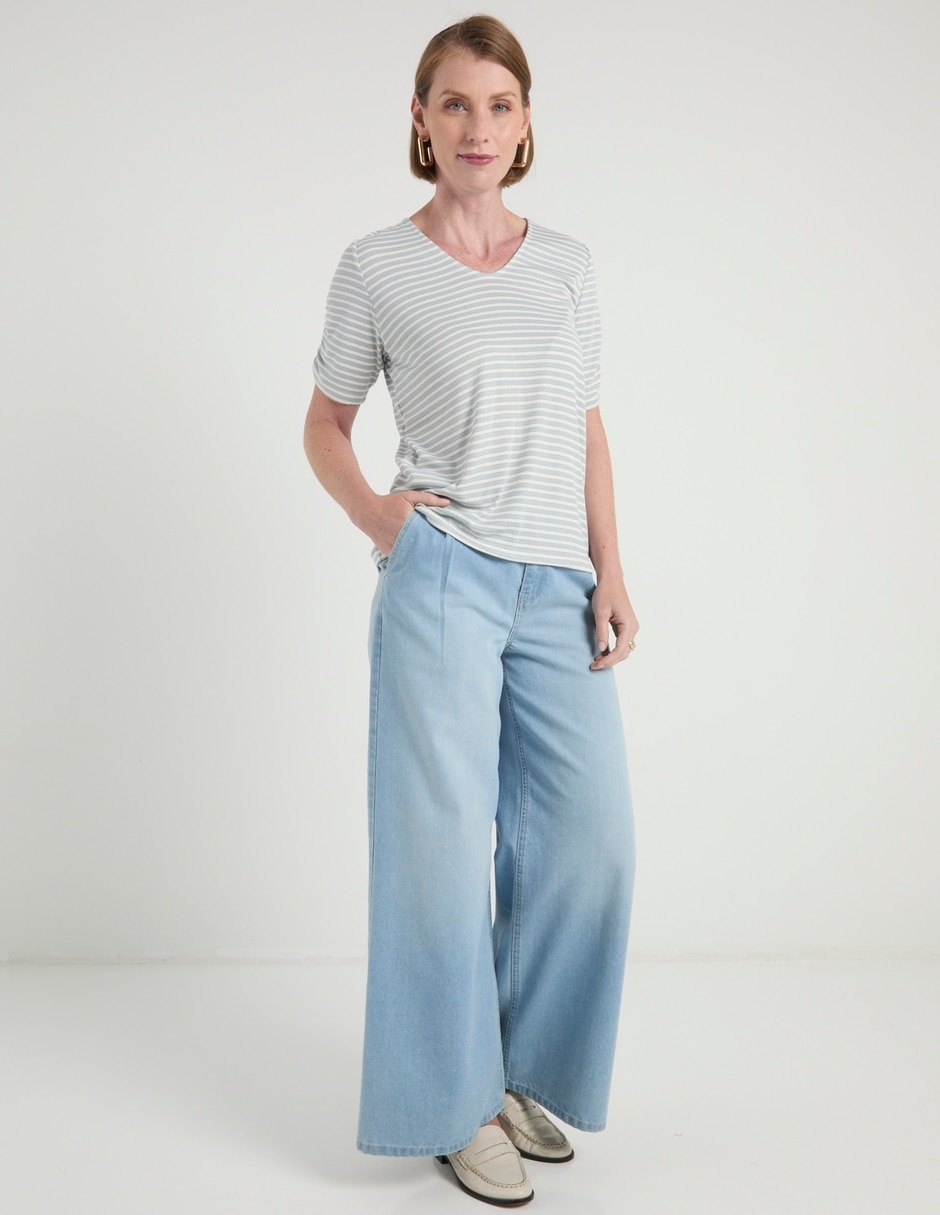 Playera manga corta cuello V para mujer 3