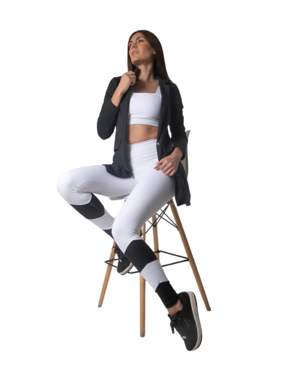 Conjunto deportivo regular con elástico para mujer 4