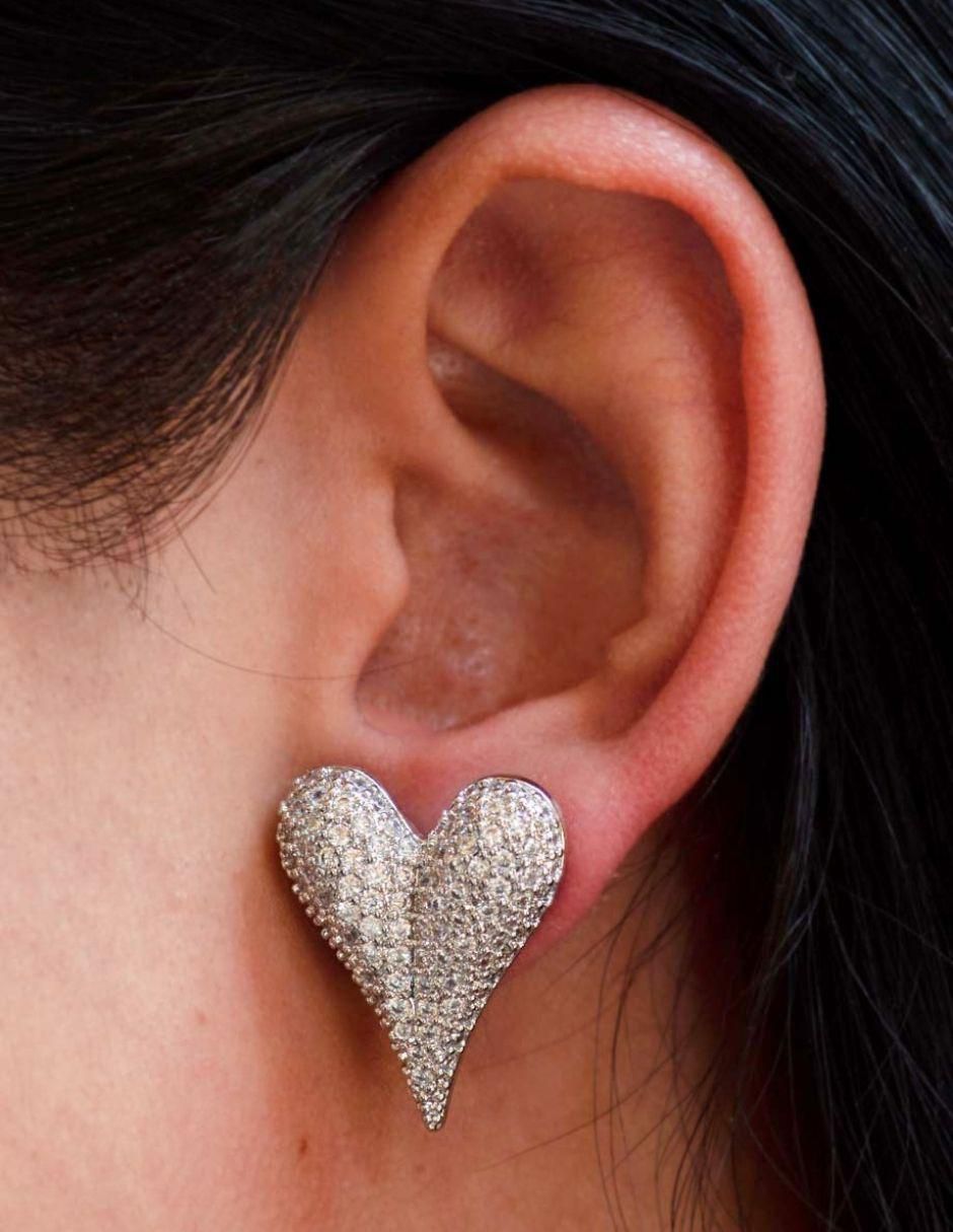 Broqueles de corazón con acabado baño rodio zirconia 3