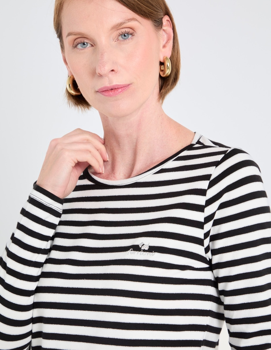 Playera manga larga cuello redondo para mujer 4