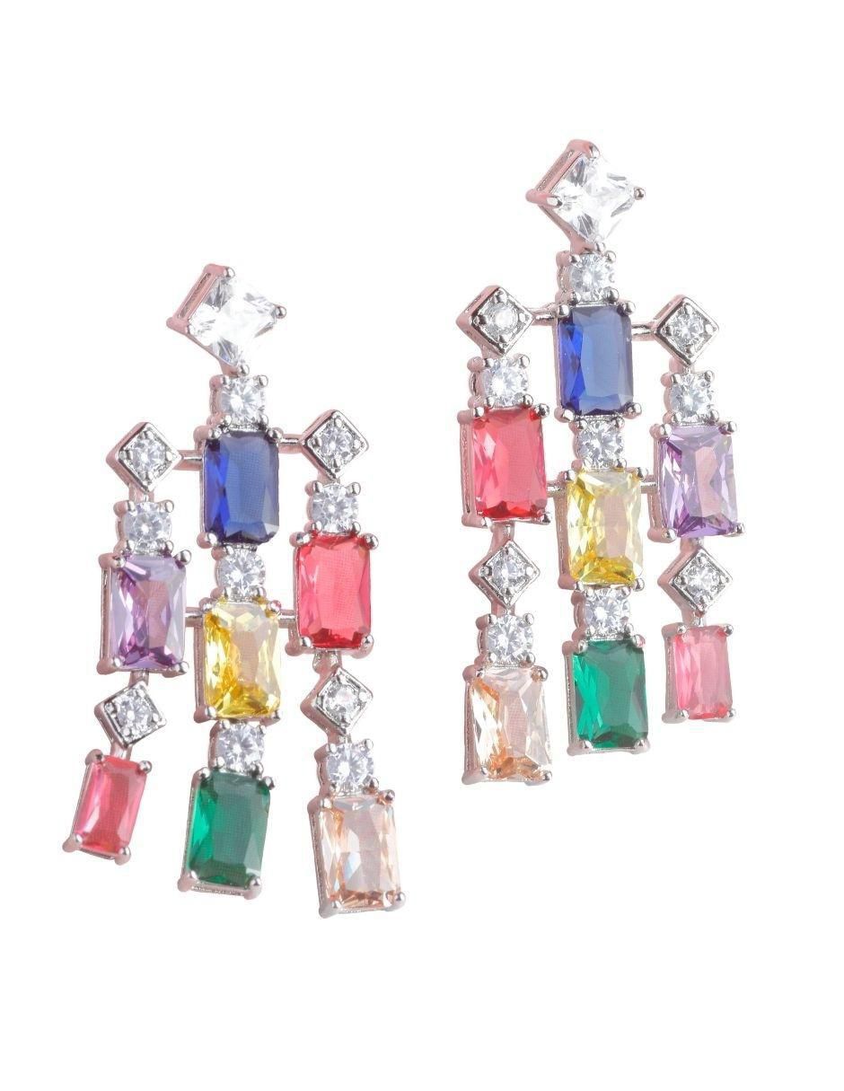 Aretes largos Aurianne con acabado baño rodio zirconia