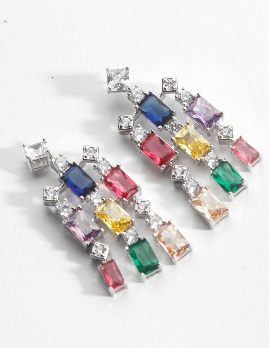 Aretes largos Aurianne con acabado baño rodio zirconia 2