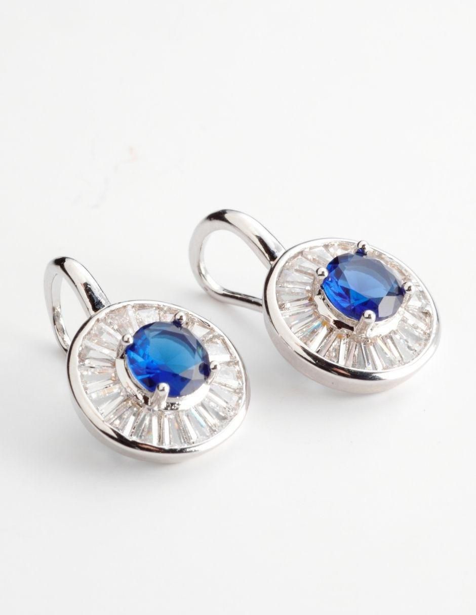 Aretes cortos redondos Saphira con acabado baño rodio zirconia 2