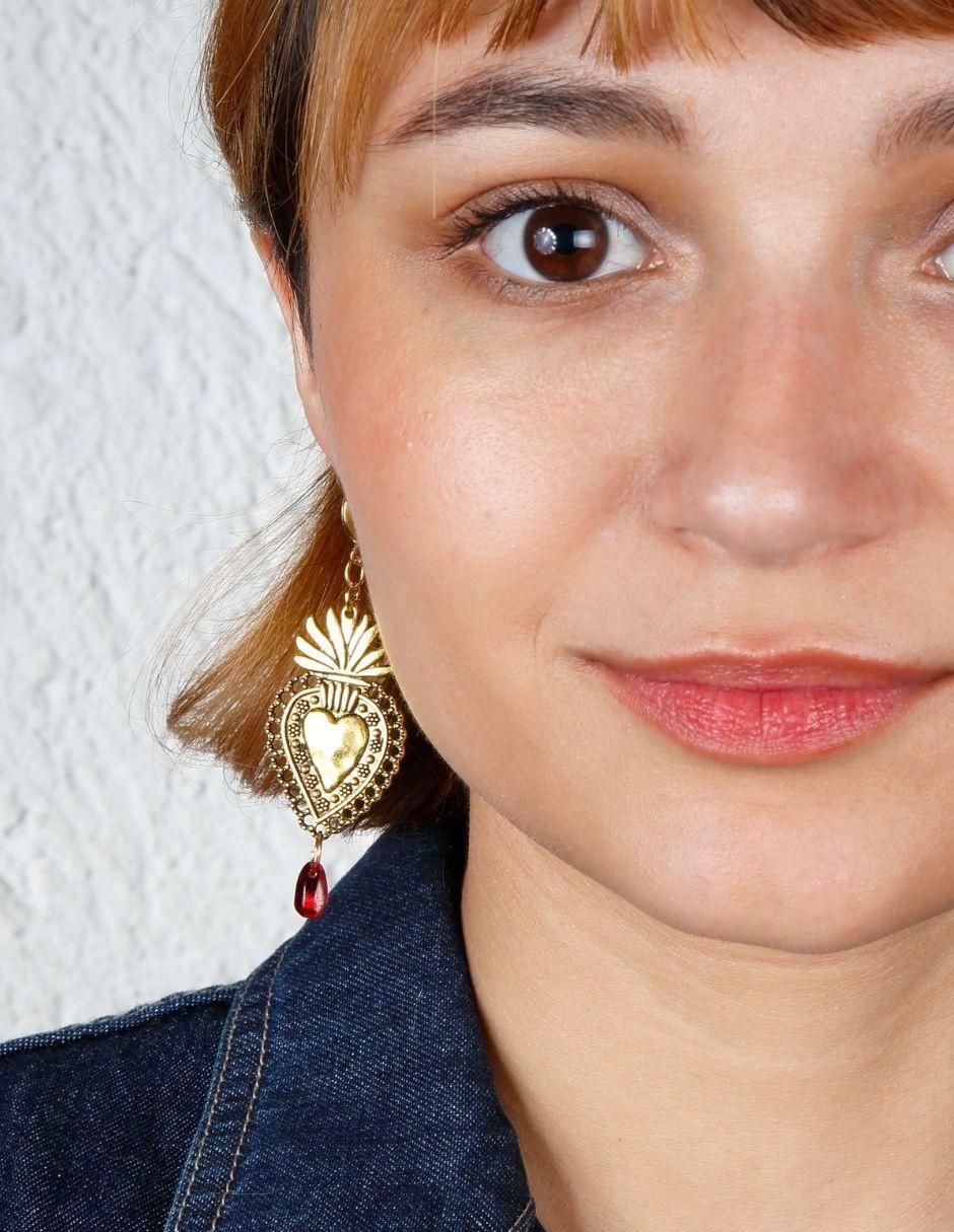 Aretes largos de corazón Milagritos Alto Golden 18 k baño de oro cristal 5