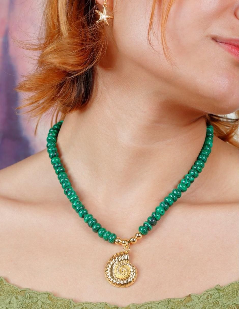 Collar de caracol Esmerália de baño de oro 18 K 4