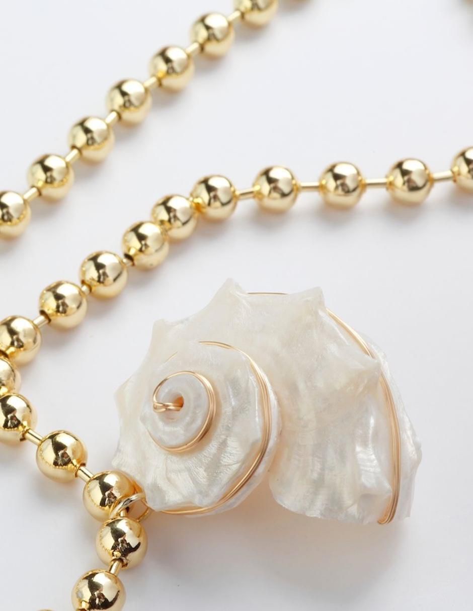 Collar con dije de caracol Marévia de baño de oro 18 K 3