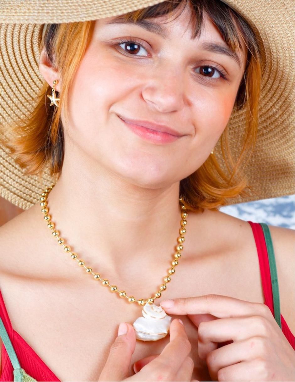 Collar con dije de caracol Marévia de baño de oro 18 K 5