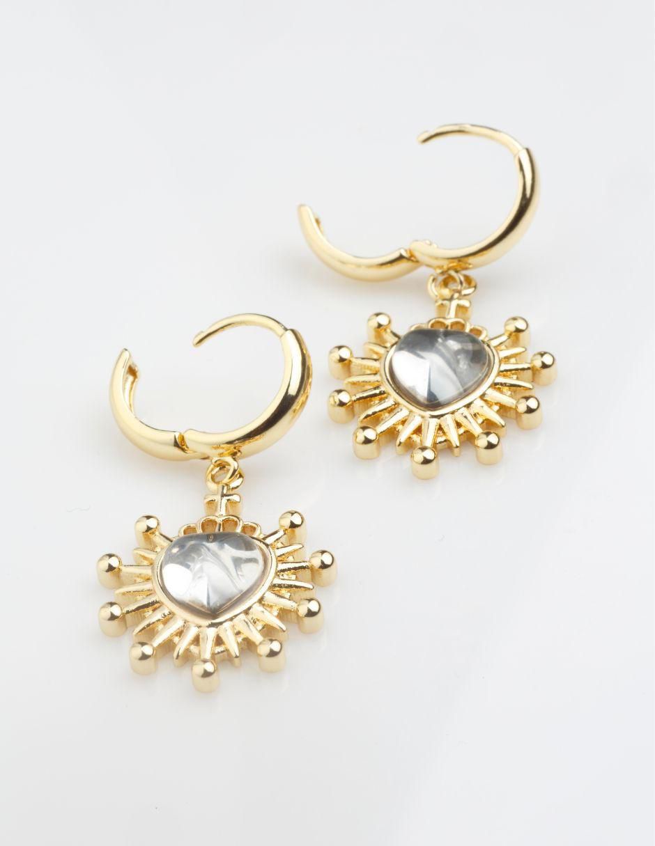 Aretes cortos de corazón Solara con acabado baño de oro zirconia 3