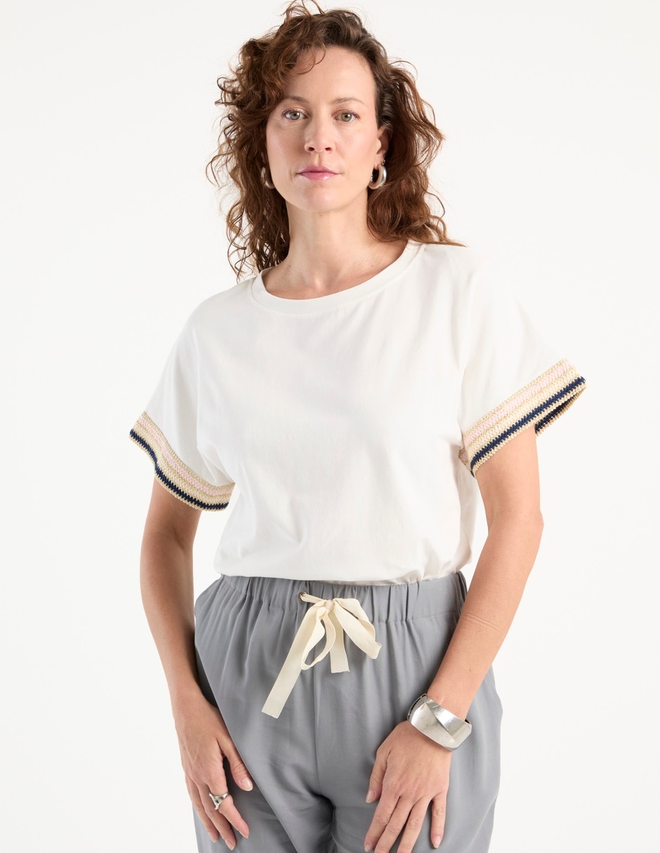 Playera manga corta cuello redondo para mujer