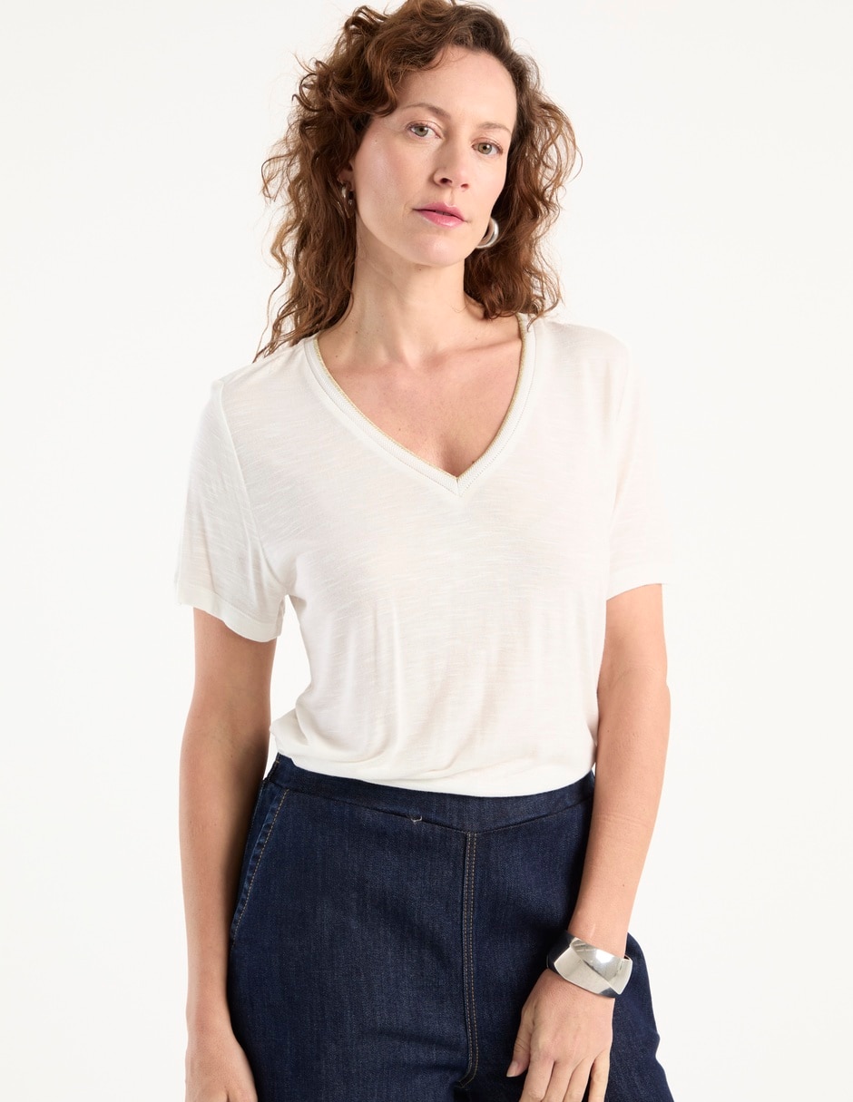 Playera manga corta cuello V para mujer