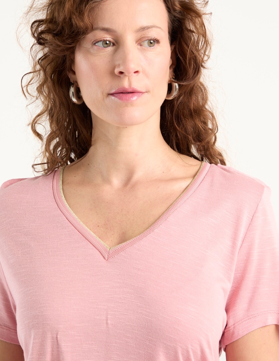 Playera manga corta cuello V para mujer 4