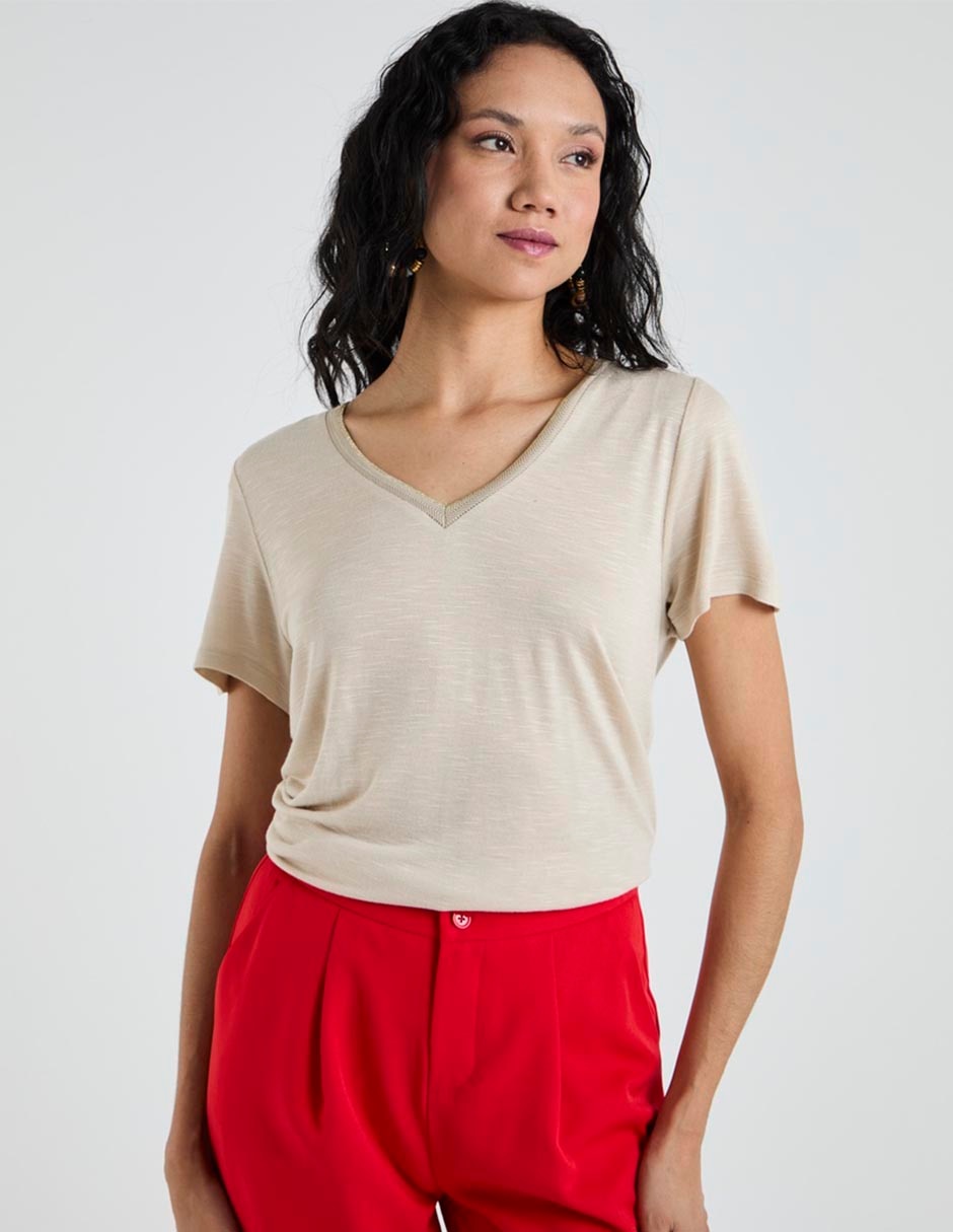 Playera manga corta cuello V para mujer