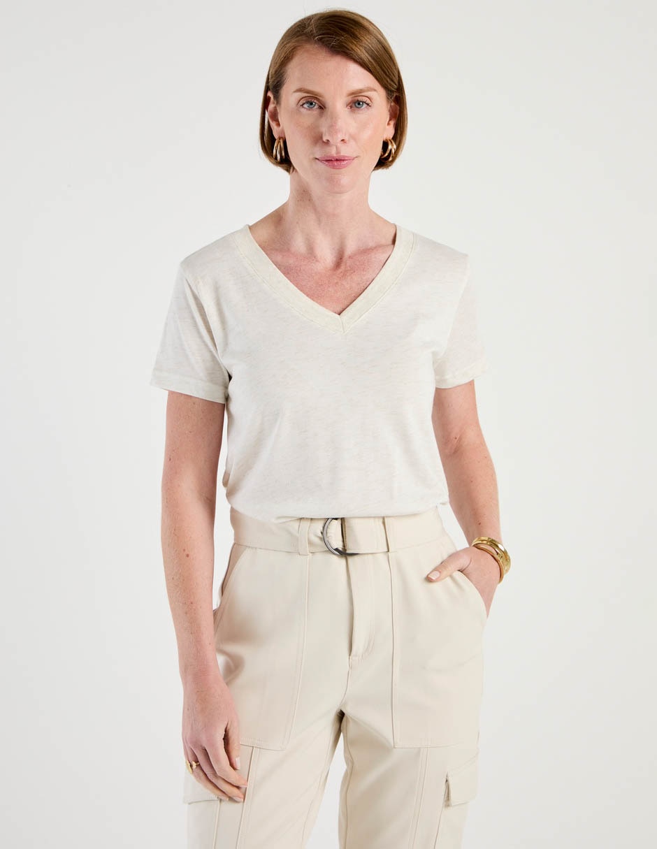 Playera manga corta cuello V para mujer