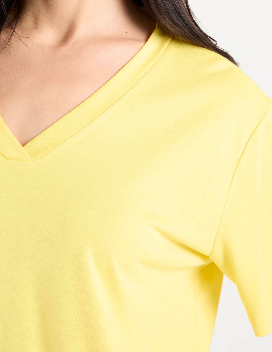 Playera manga al codo cuello V para mujer 4