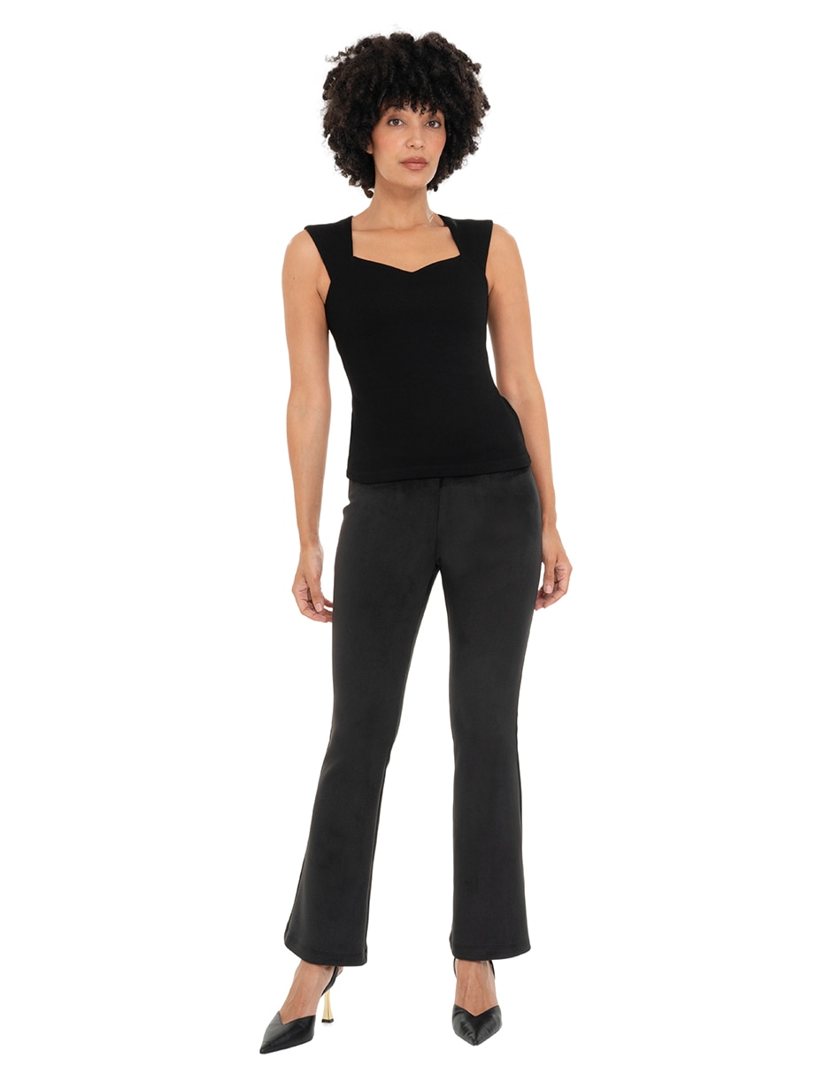 Playera cuello con escote para mujer 2