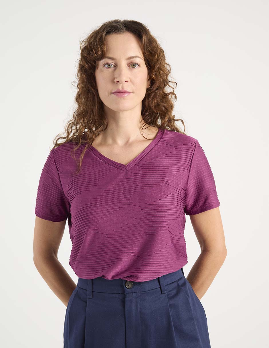 Playera manga corta cuello V para mujer