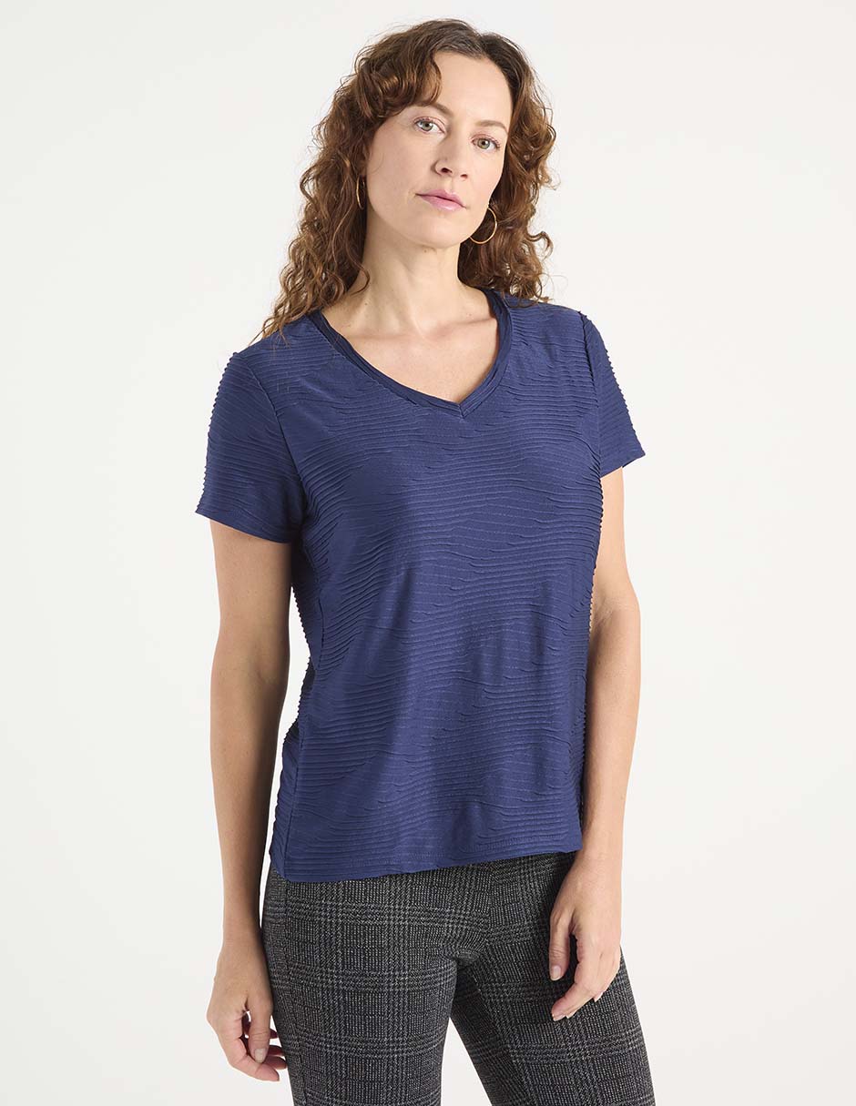 Playera manga corta cuello V para mujer