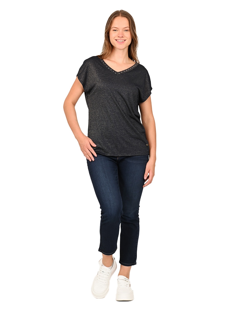 Playera manga corta Matilda cuello V para mujer 2