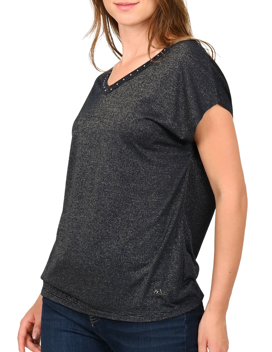 Playera manga corta Matilda cuello V para mujer 4