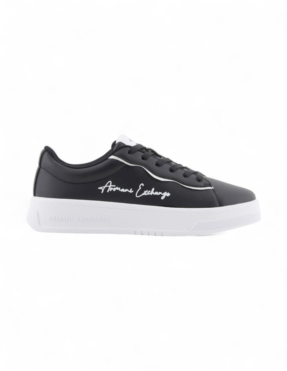 Tenis CASUAL CON RIBETE METALICO para mujer Tenis CASUAL CON RIBETE METALICO para mujer