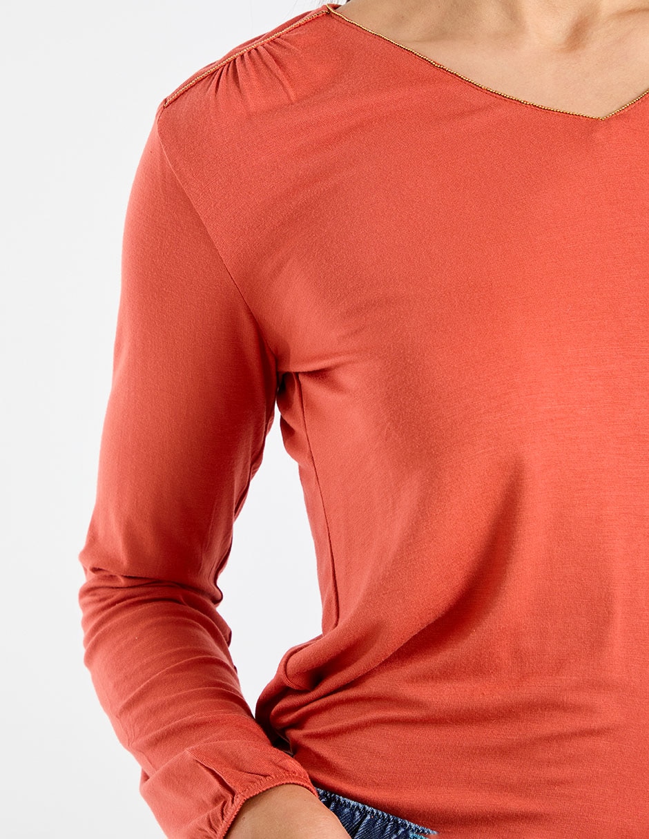 Playera manga larga Ferrioni cuello V para mujer