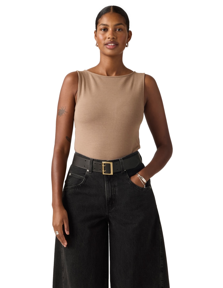 Playera sin manga cuello redondo para mujer