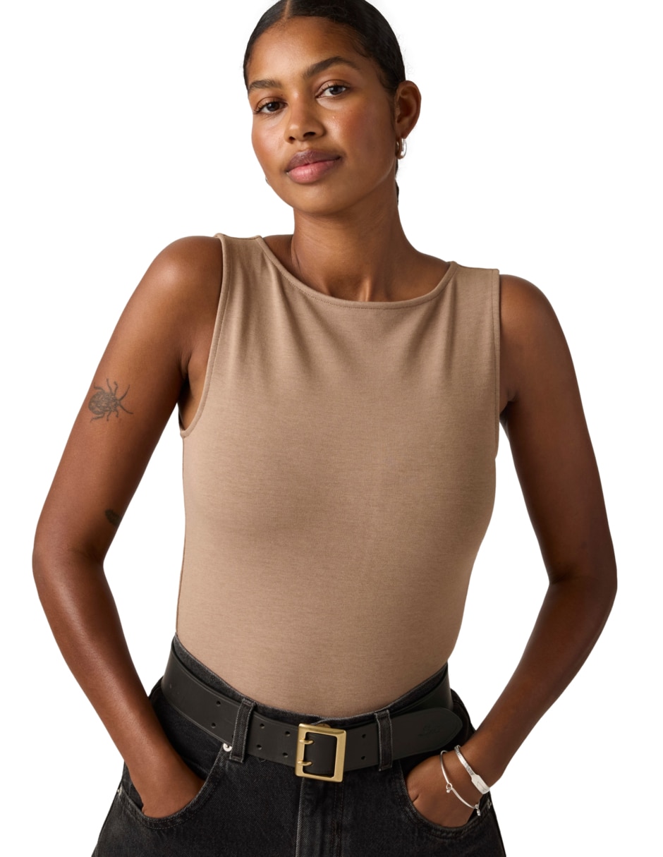 Playera sin manga cuello redondo para mujer 3
