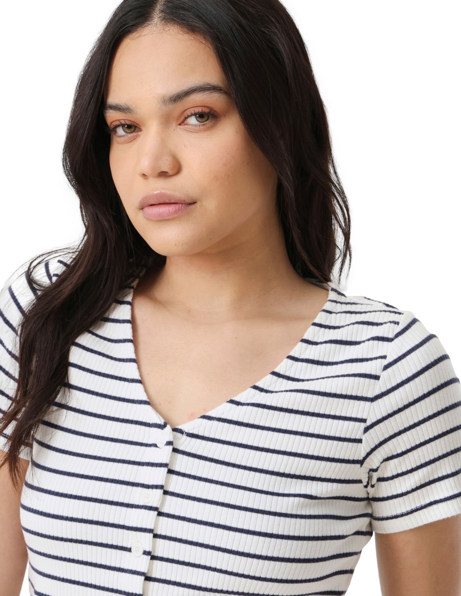 Playera manga corta cuello V para mujer 6