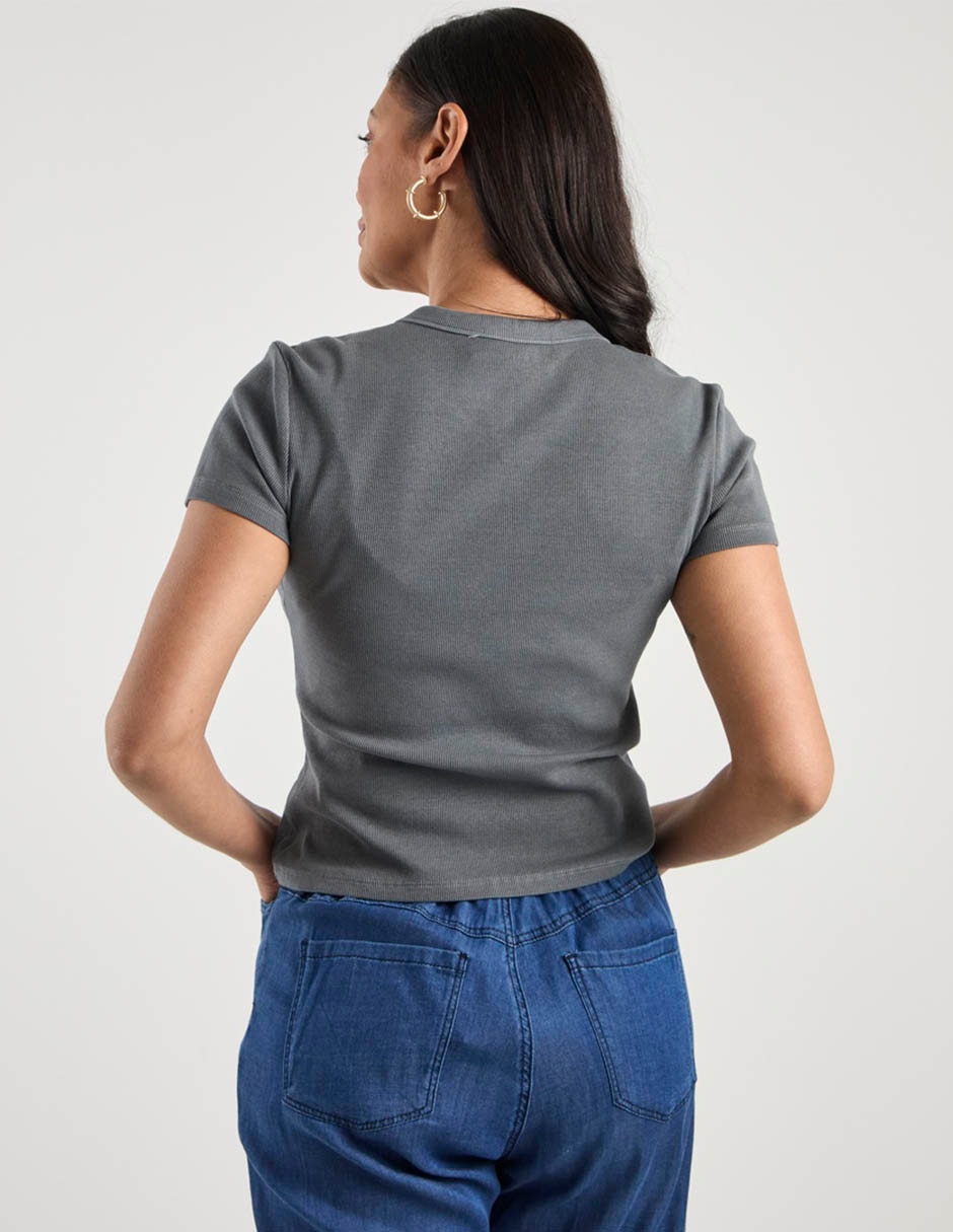 Playera manga corta cuello redondo para mujer 6