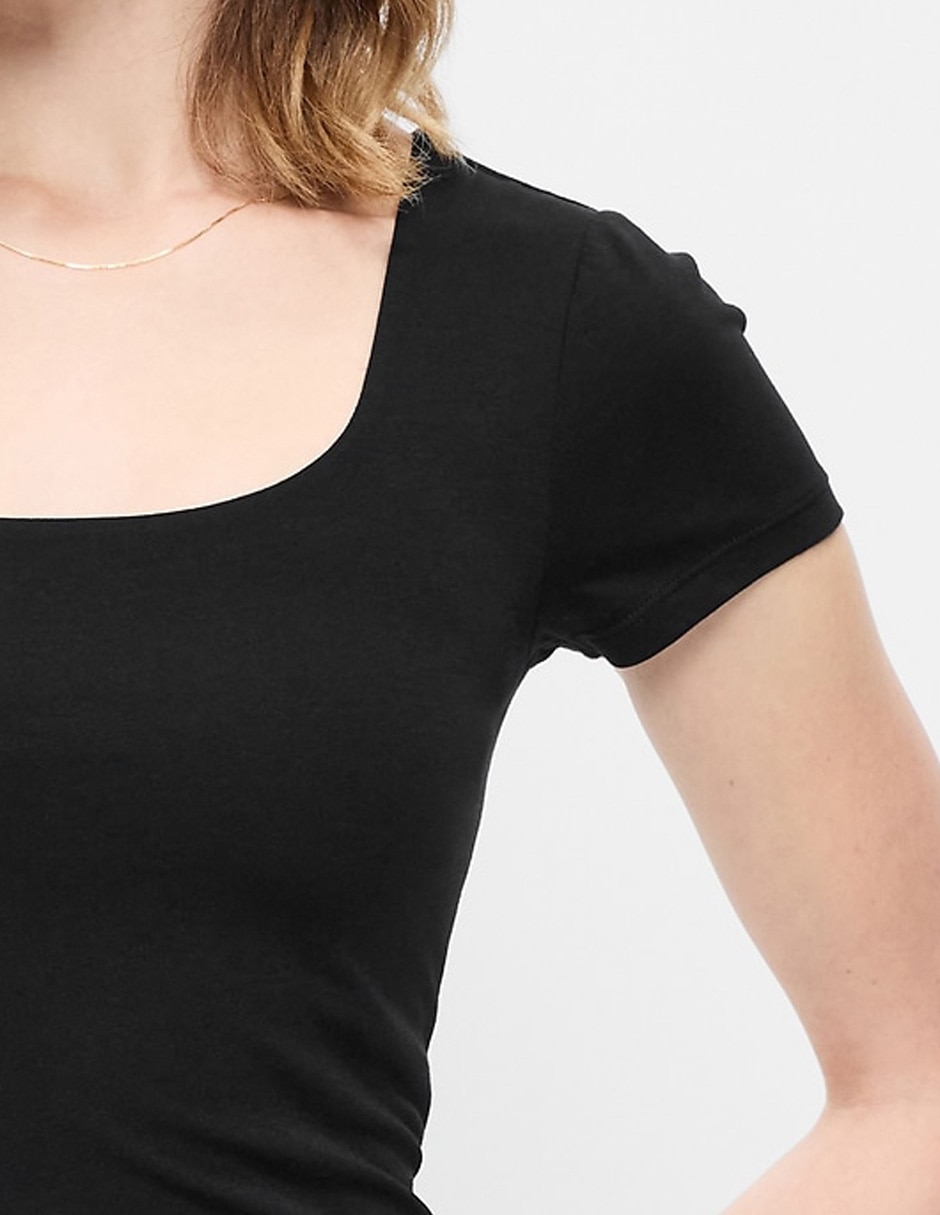 Playera manga corta cuello Cuadrado para mujer 3