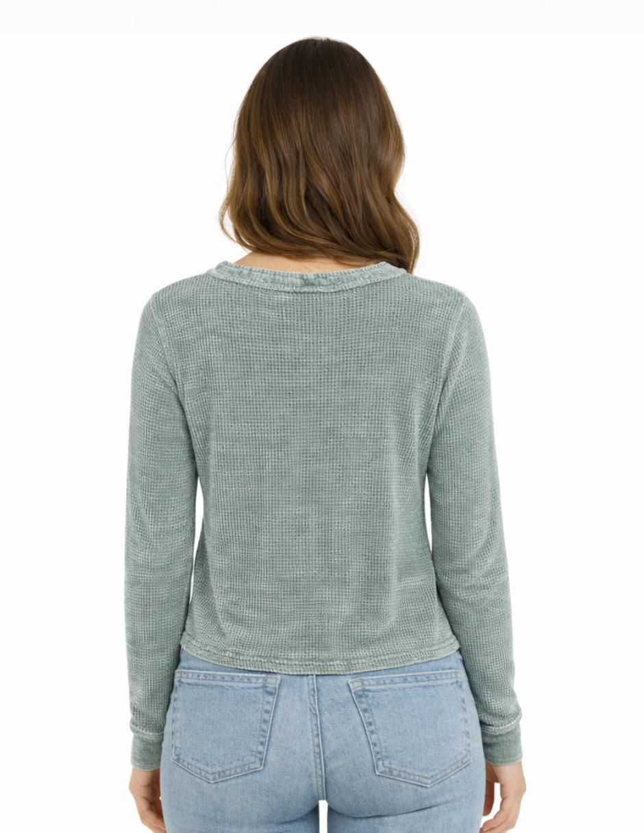 Playera manga larga cuello V para mujer 3